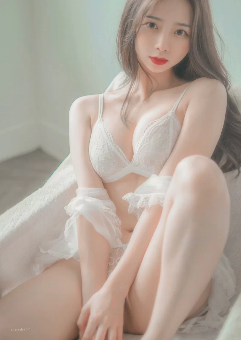 美女御姐 台湾新晋网红[ZAZZA]fansone付费订阅福利【225P14V+369MB】