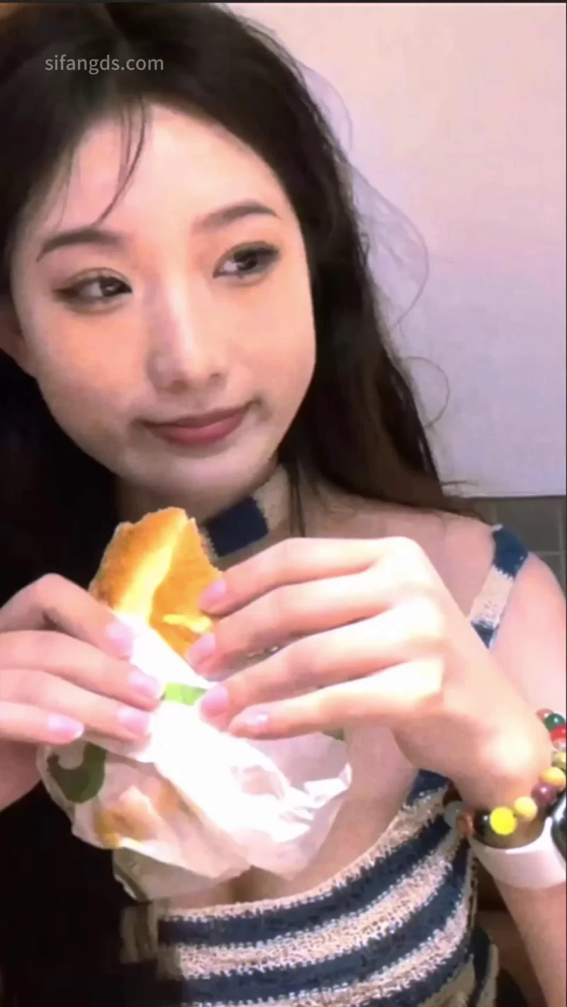 美女御姐 [反差泄密]超极品反差欲女女友,各种挑逗姿势给你看【8P2V+845MB】