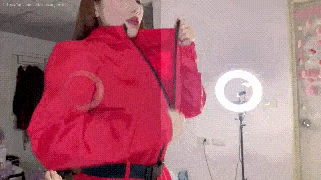 自拍 极品大奶女模[李蓉蓉]最新作品，没有我的允许不准射【1V+350M】