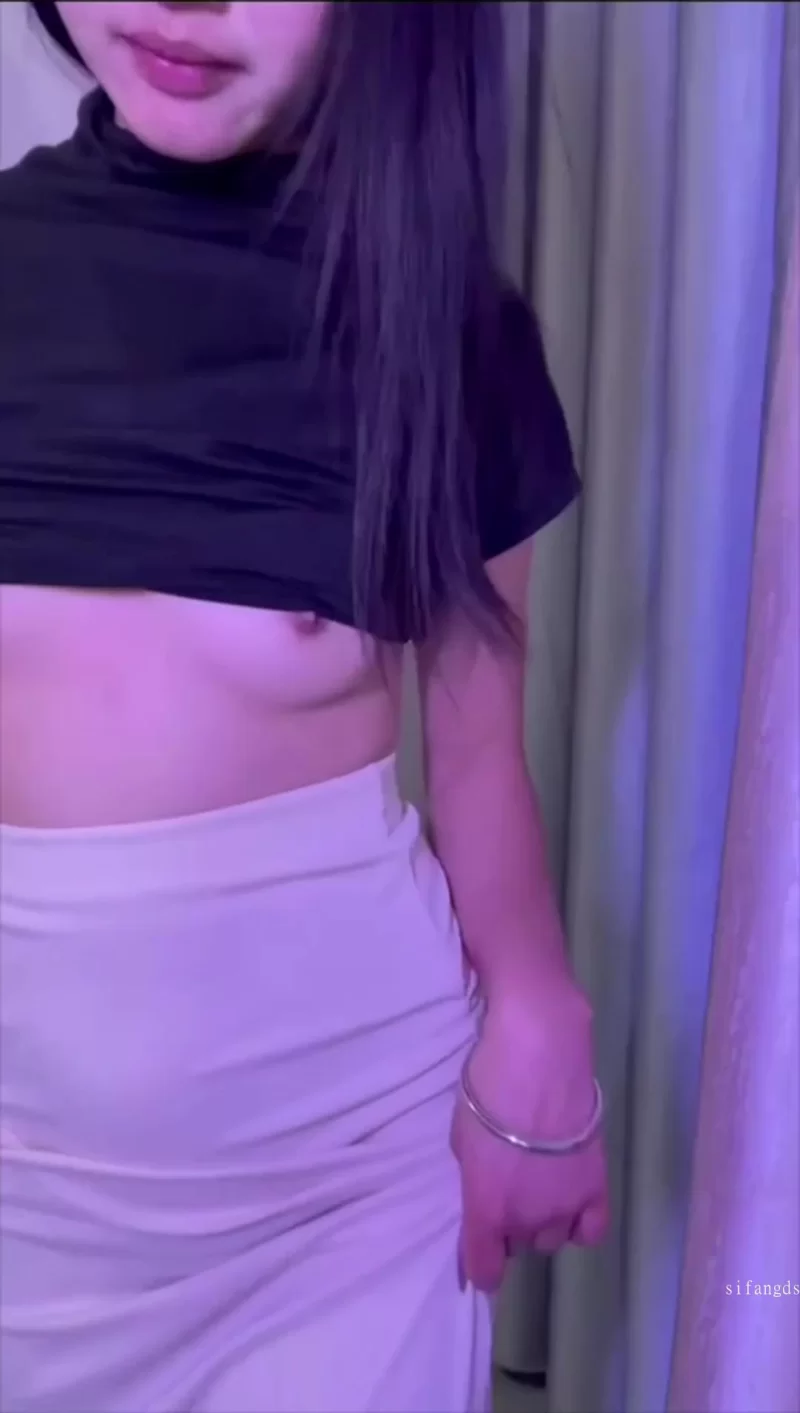 美女御姐 [快手爆料]风骚苗条妹子[牙不齐原名燃妹妹]定制福【1v+1.38g】