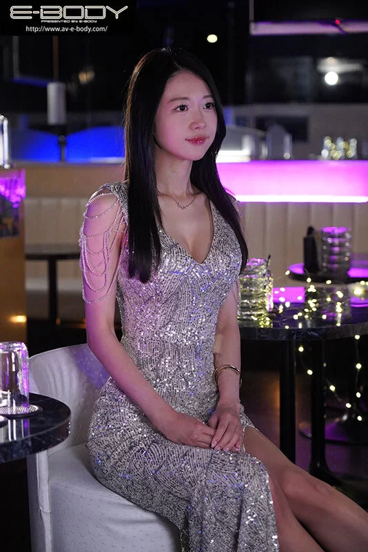 高颜值 高级会所顶级女招待，脱衣后拥有超窈窕美体【1v+5.04G】