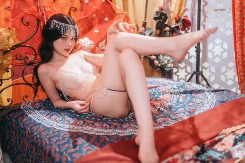 国产coser 星黛鹿鹿  私房-身体链 [49P-1.22GB]【49P+1.22G】