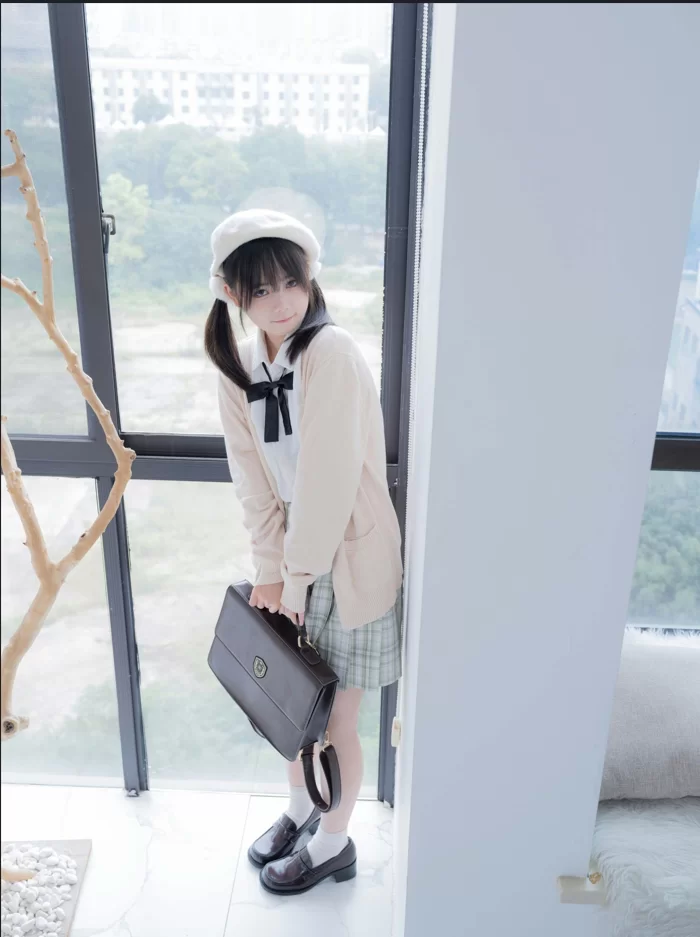 唯美写真 少女秩序【1+27m】