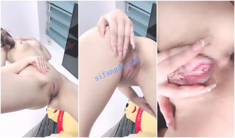 国产主播 [顶级绿播女神下海 小玩偶]好美秒杀网红 初恋的感觉心动【4V+2.3G】