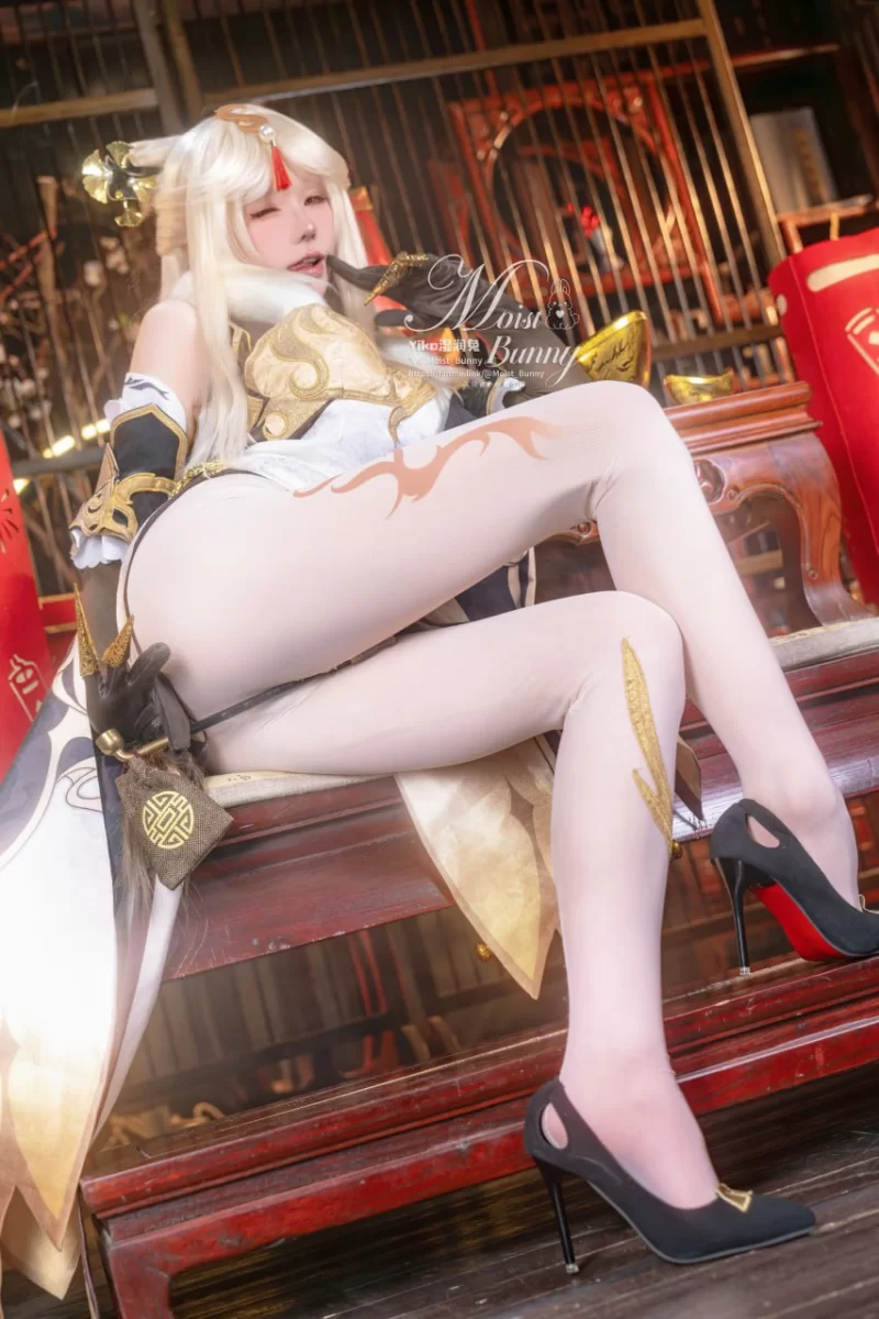 国产coser 咬一口兔娘 凝光金蛇来财【96p+18.1M】