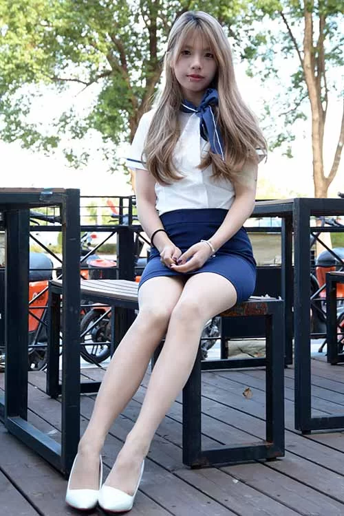 美腿/足控 初夏女神-番茄~空乘制服OL肉丝高跟美腿【100p1v+1.7G】