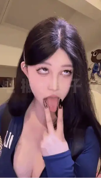 自拍 抖音椰椰小猫 超高颜值网红女神，私人定制大尺度阿黑颜【68V+200M】