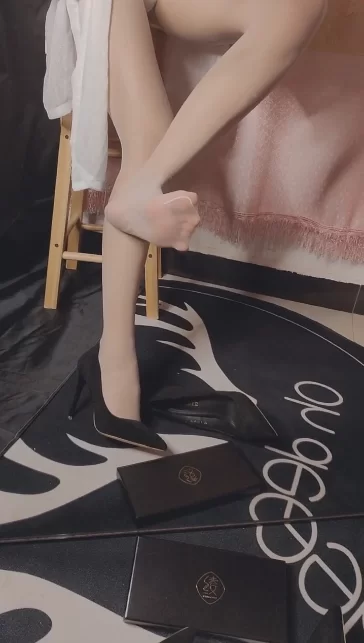 美腿/足控 露露学妹秀足福利小合集❤️【多v+557mb】