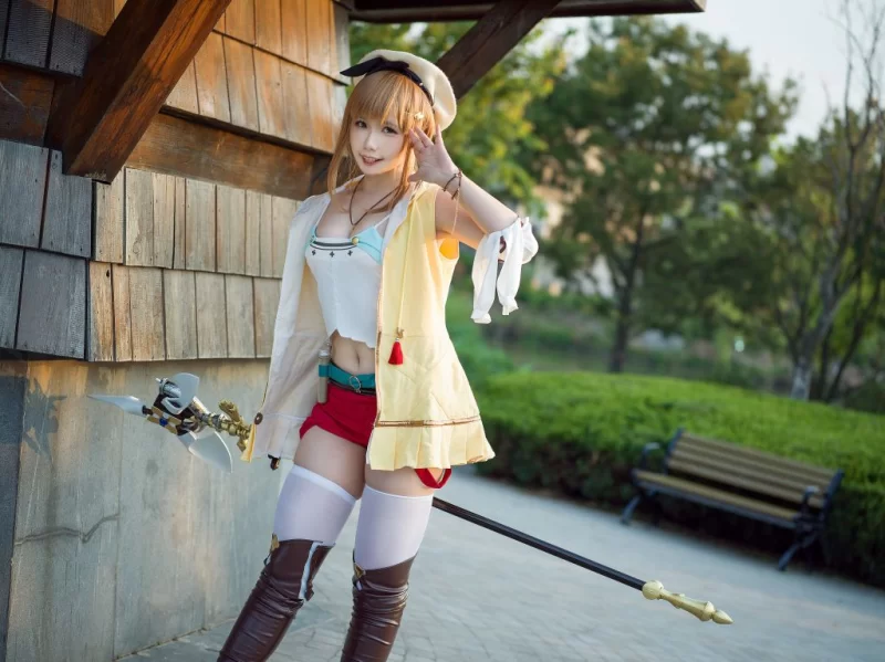 唯美写真 ​[Cosplay] 麻花酱 NO.022 莱莎[20P1V-308MB]【20P1V+308MB】