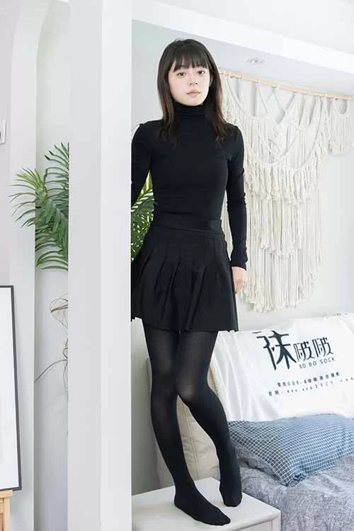 美腿/足控 袜啵啵-糯米-超短裙皮鞋、厚黑丝[140P+1V 1.8G百度网盘]【140p1v+1.8G】