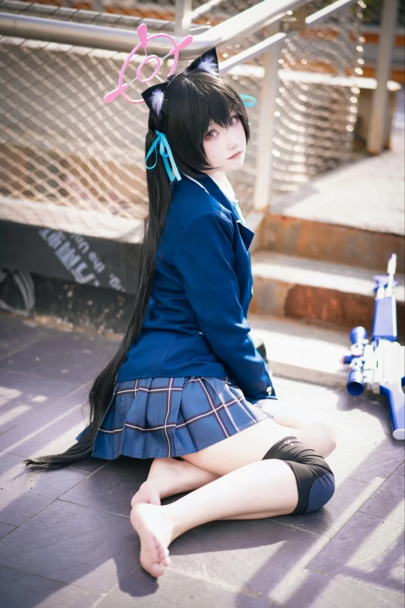 国产coser lunananya －黑见芹香 [25P 155.51 MB]【25P+155M】