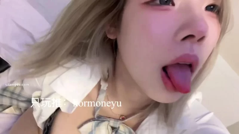 美女御姐 推特极品清纯御姐[小钰子]大尺度私拍福利 这妹子是真【160v+1.79g】