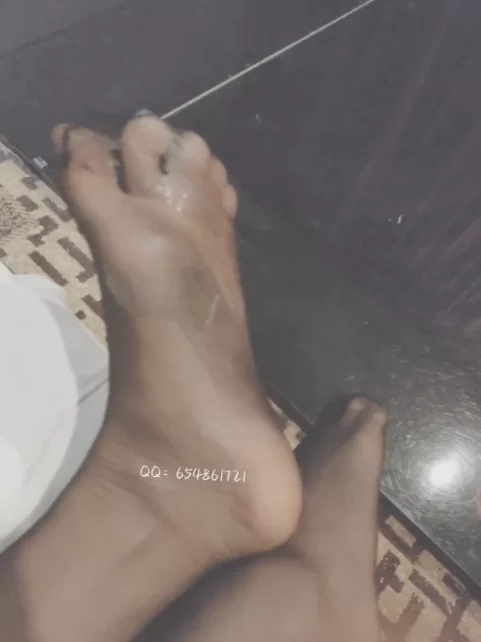 美腿/足控 露露学妹秀足福利小合集❤️【多v+557mb】