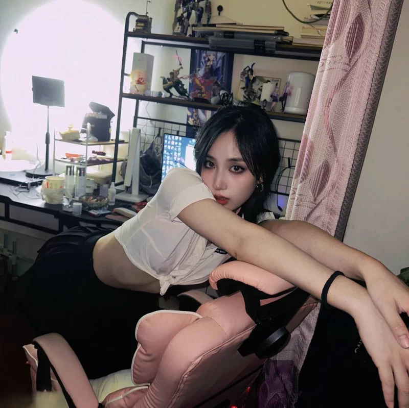 美女御姐 超极品泄密之香港珠海学院陈露等87位极品美女全露脸图影【185V/655P+2.7G】