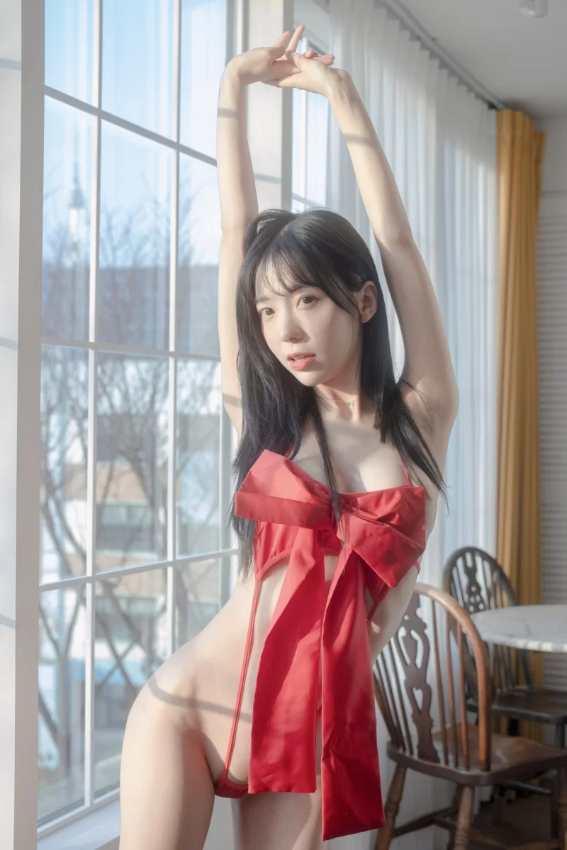 国产模特 性感红衣少女【188p+123mb】