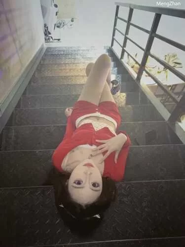 福利姬 抖音高颜值女神emlly在天津大学在任校花一职私下反差献身【1+77M】