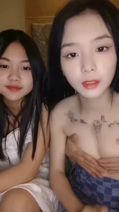 自拍 群P名场面,精神白嫩小萝莉妹妹互相对冲,福利鸡 , 湿淋淋【22V+12.7G】
