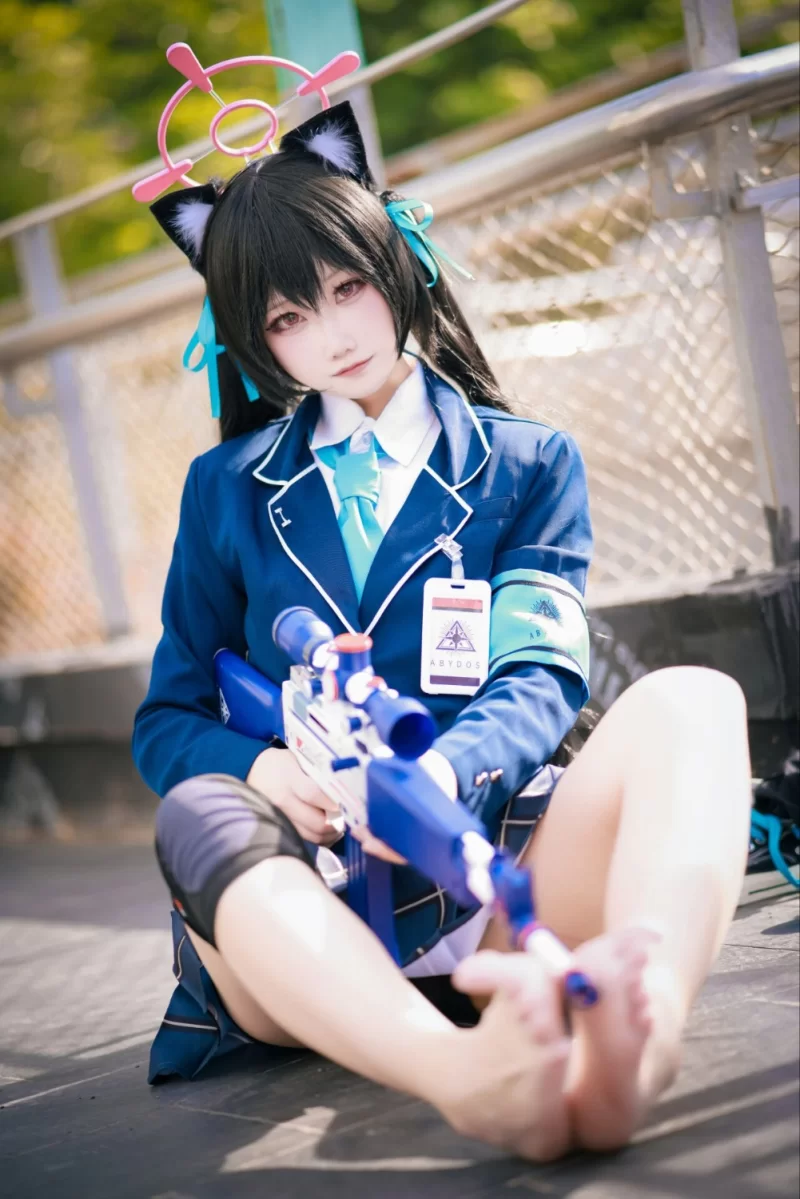 国产coser lunananya －黑见芹香 [25P 155.51 MB]【25P+155M】