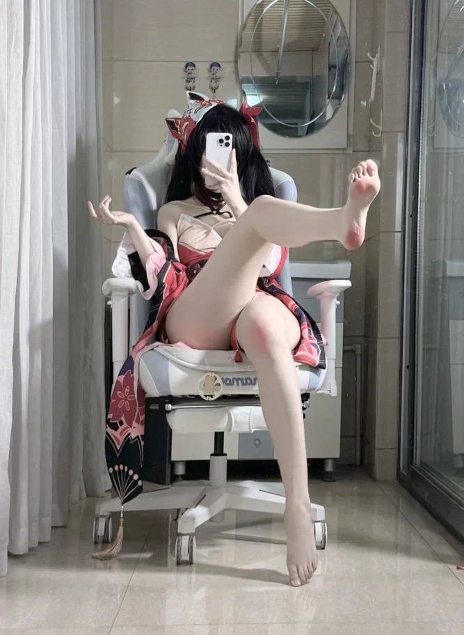 福利姬 不可爱羚_花火 [52P+7V]【52P+7V+650m】