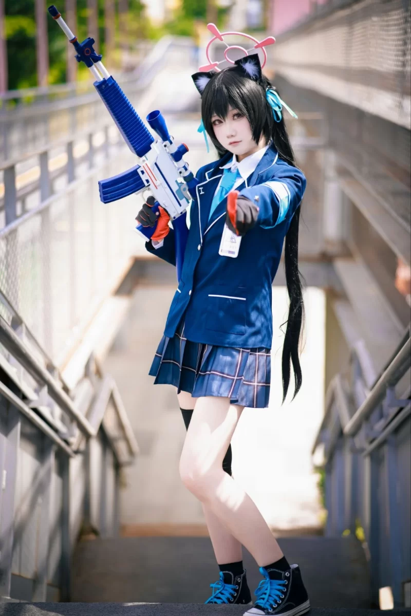 国产coser lunananya －黑见芹香 [25P 155.51 MB]【25P+155M】