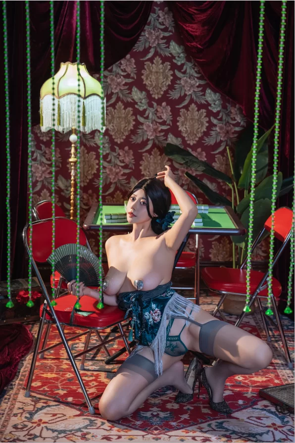 国产模特 [重磅核弹]颜值 奈汐酱 最新 某房内购版写真2套【2套+4.67G】