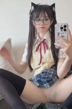美女御姐 2025泄密，究极反差露脸眼镜嫩妹，抖音50W粉[不想早起@美【21v+191p+5.02g】