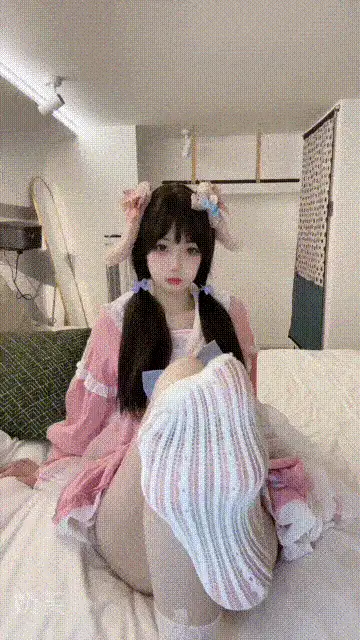 美女御姐 b站超高颜值，美少女嫩妹[奶芙]福利私拍，自导自然辱【2+4264MB】