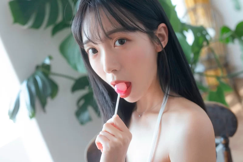 国产模特 性感红衣少女【188p+123mb】