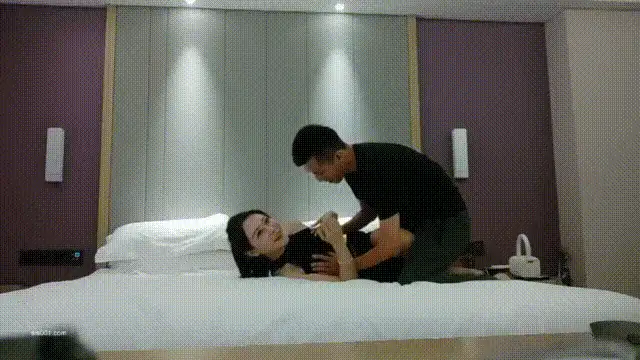 美女御姐 出道即巅峰，清纯娇小新人[鬼鬼]付费福利，全裸骚舞【2+4632MB】