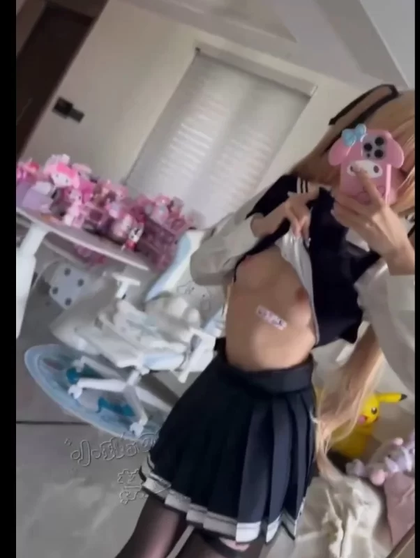 自拍 超级无敌反差表cos超级骚颜值高的一批【1v+200mb】