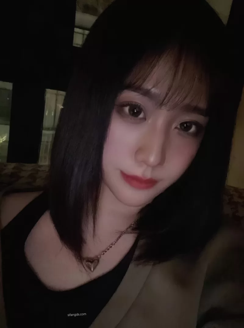 美女御姐 九头身172CM高挑大长腿。模特儿身材的女神，和男友大尺度【27v115p+865M】