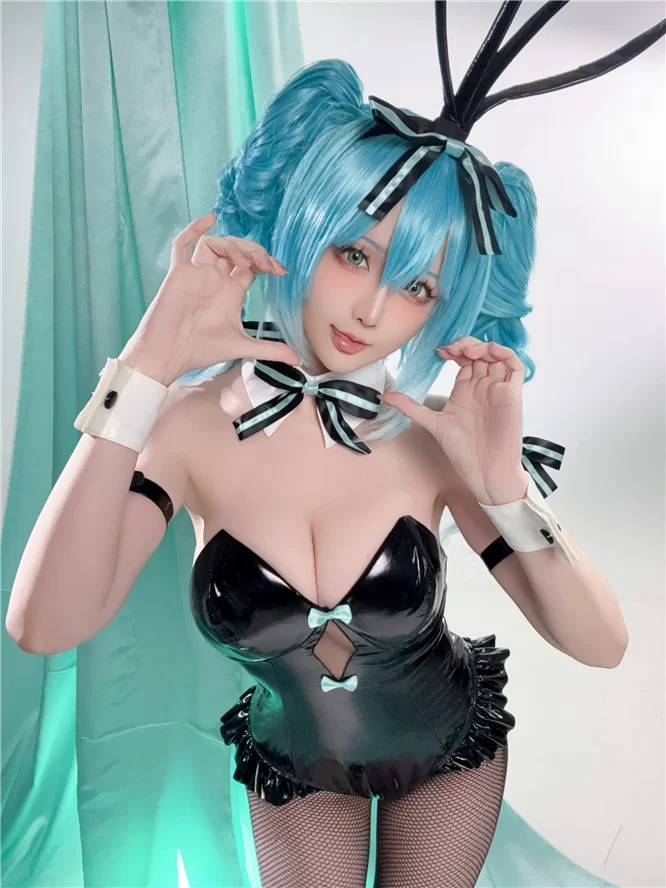 国产coser 星之迟迟 - 25年5月计划C 初音未来 兔女郎【44P1V+342M】
