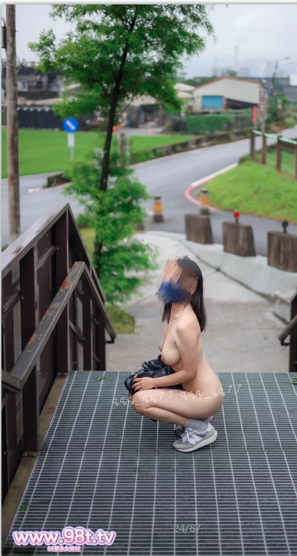 美女御姐 极品超大奶御姐qqq_qq77-各种超热闹人多的地方和闺蜜露出【44v+405p+2.31g】