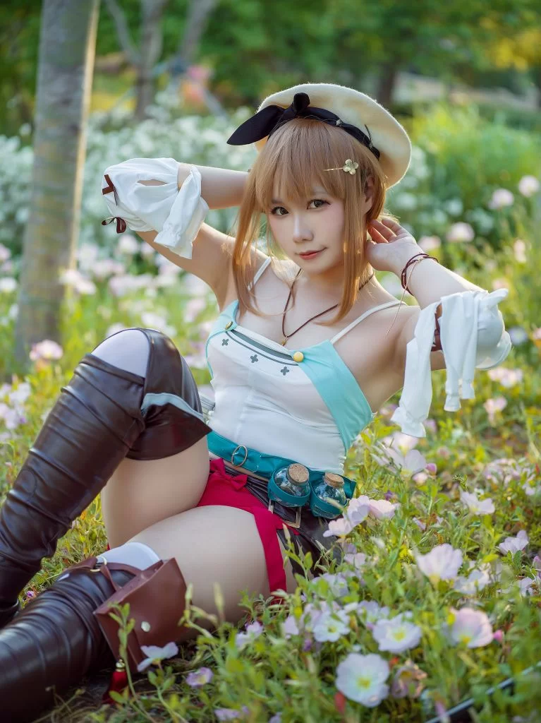唯美写真 ​[Cosplay] 麻花酱 NO.022 莱莎[20P1V-308MB]【20P1V+308MB】