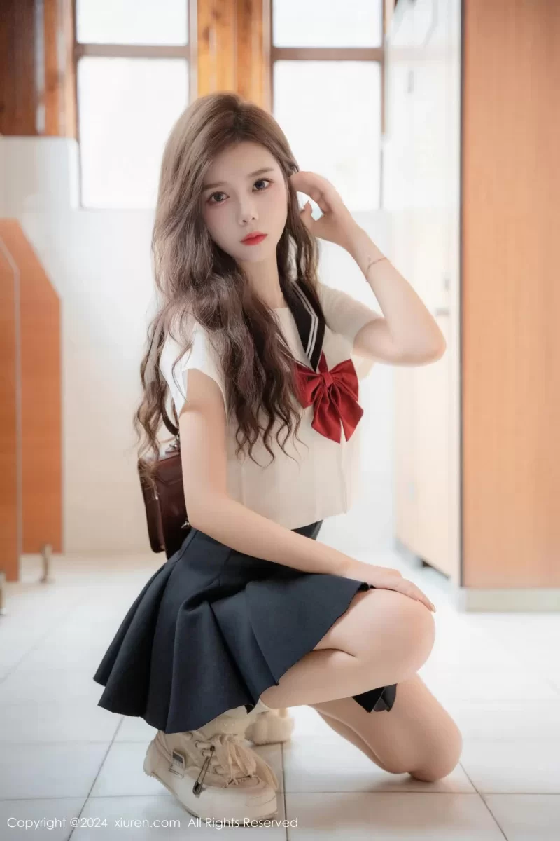 国产模特 新人模特拍黄瓜girl性感JK制服露白色蕾丝内衣秀曼妙身姿【82p+8.22mb】