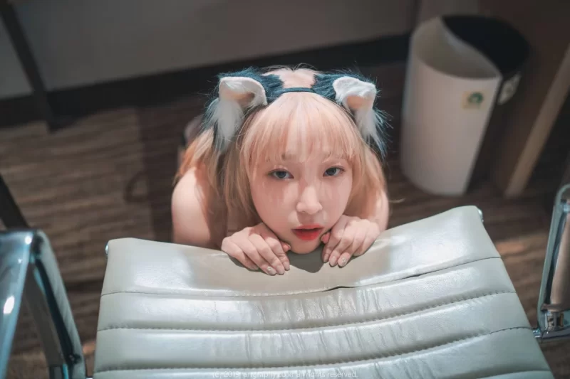 日韩coser ArtGravia 巨乳少女姜仁卿[53P-468MB]【53P+468M】