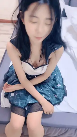 美女御姐 主播[月婵]7月2-4 清纯甜美嫩妹初下海，老姐妹手把手指【3v+3.93g】