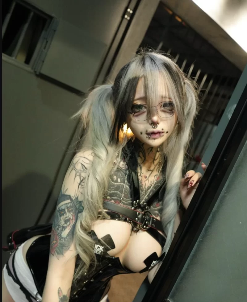 Cosplay 推特超重口福利姬：樁山民子 超大尺度合集 肉改/穿刺/分舌【74P77V+1.1G】