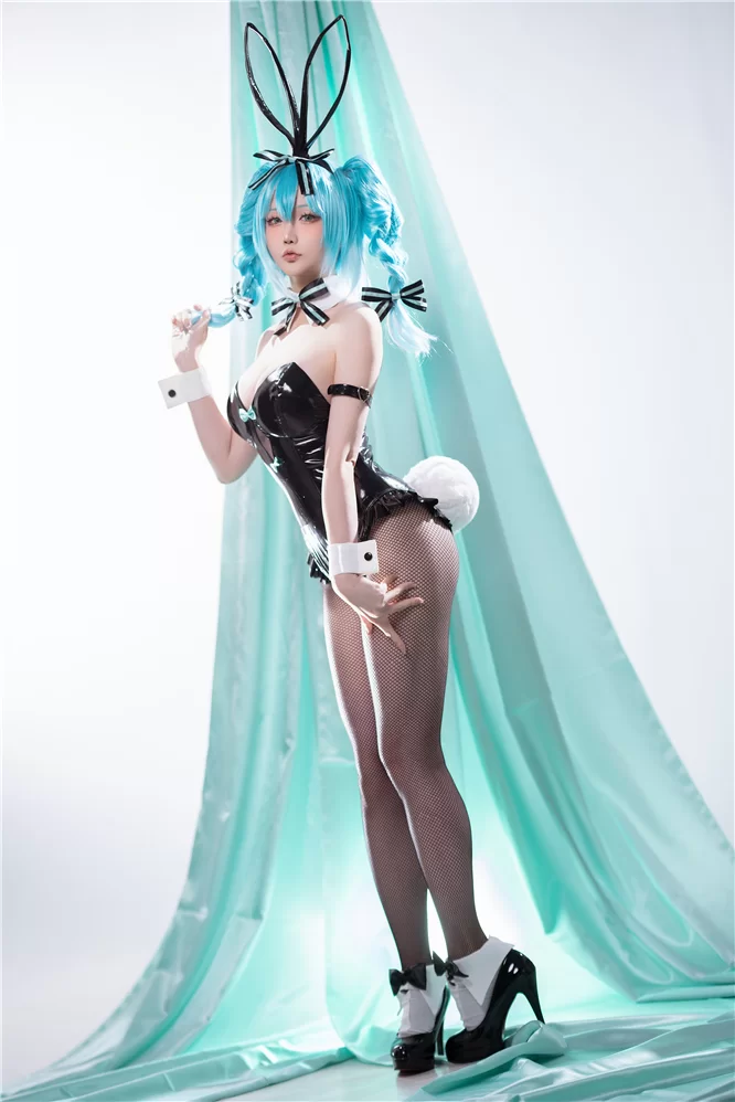 国产coser 星之迟迟 - 25年5月计划C 初音未来 兔女郎【44P1V+342M】