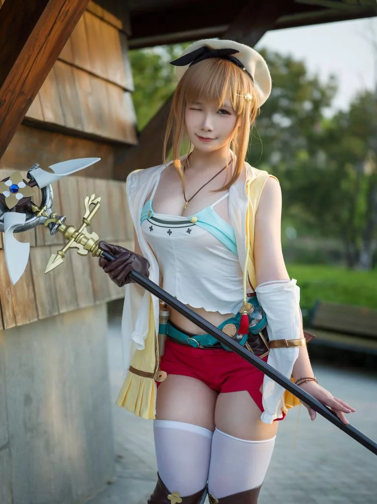 唯美写真 ​[Cosplay] 麻花酱 NO.022 莱莎[20P1V-308MB]【20P1V+308MB】