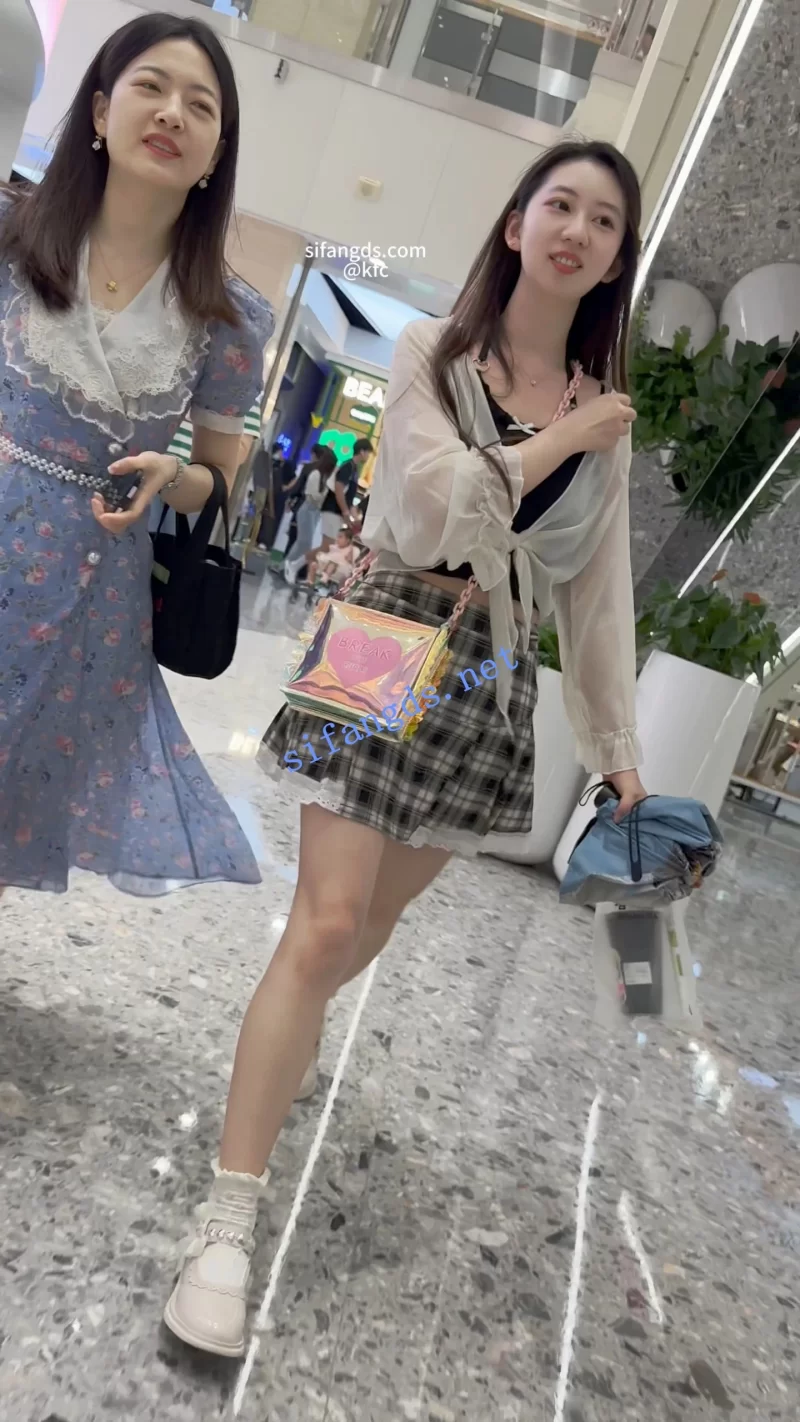 合集 [偷拍][KFC]街拍 路人美女 抄底合集【19V+20G】