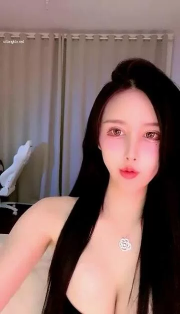 美女御姐 [明星級女神下海草莓味奶油]明星級顔值比網紅還要美【2+1111MB】