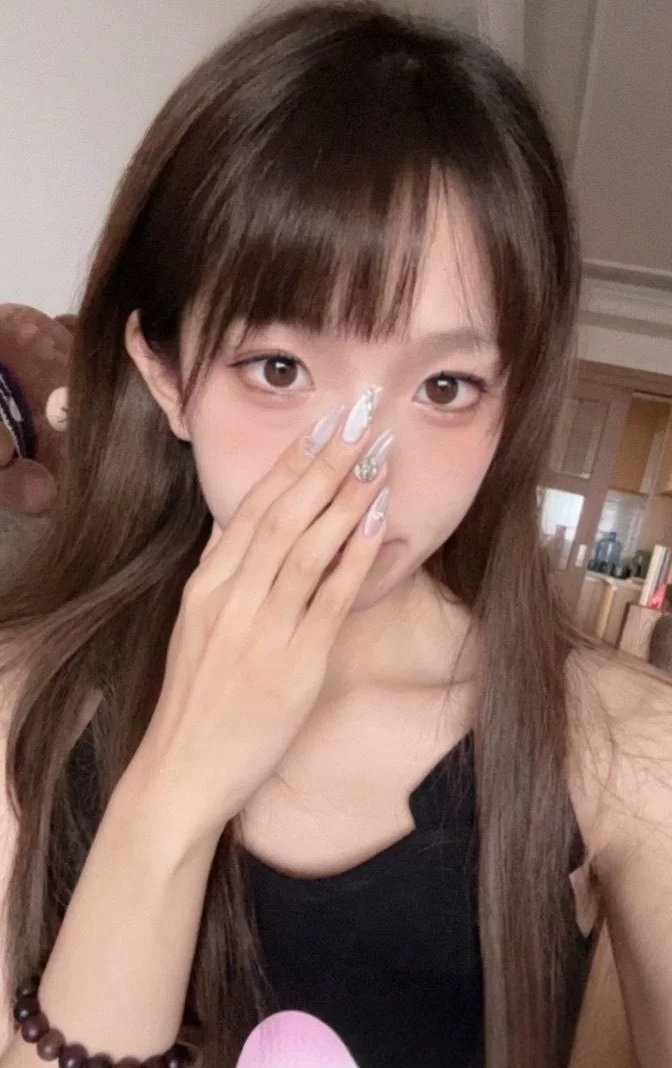 自拍 [某某门事件]第467弹 长沙骚货❤️刘子玥❤️在soul上裸聊被曝光【1+340m】