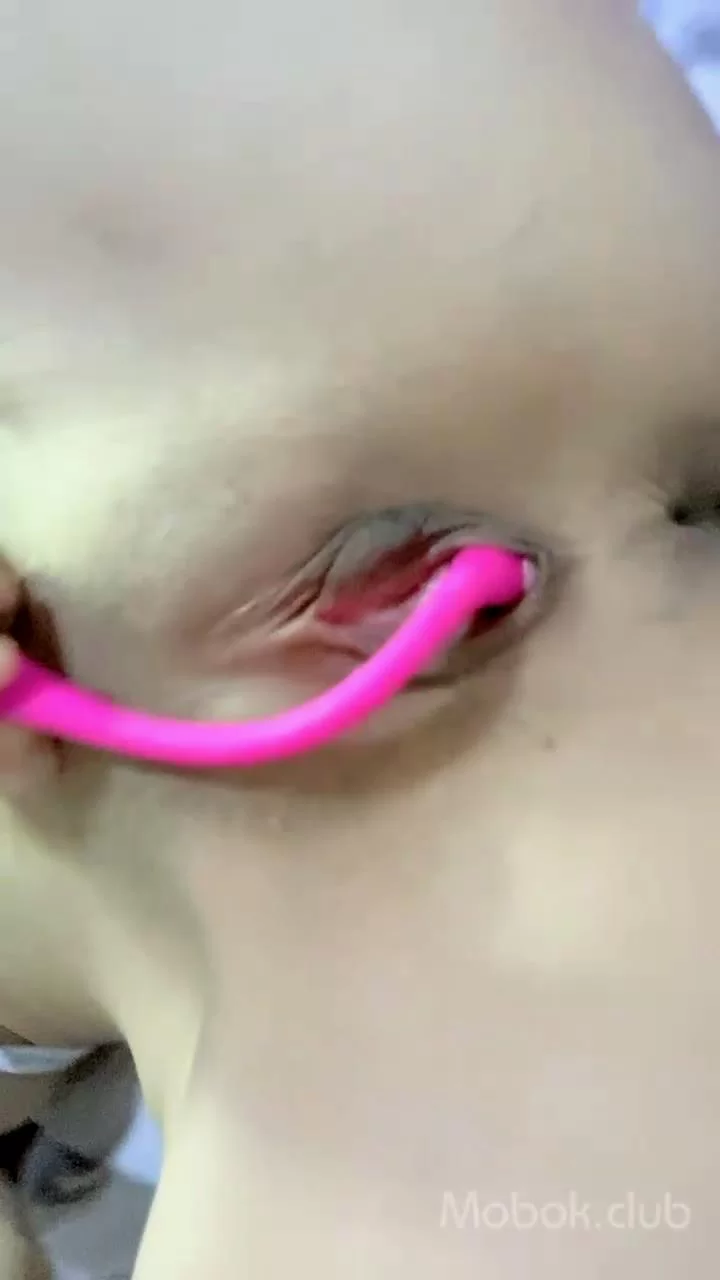 美女御姐 高颜值清纯9分美少女,洁白上衣差点兜不住大奶子,衣服撩【1v+1.13g】