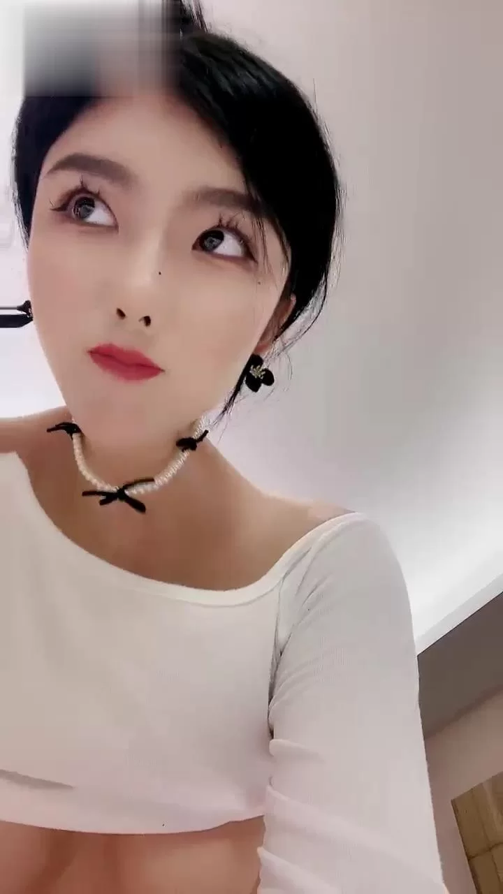 美女御姐 奶球的极品车模闺蜜身材和颜值都是顶级的，口交足交被【5v+5.84g】