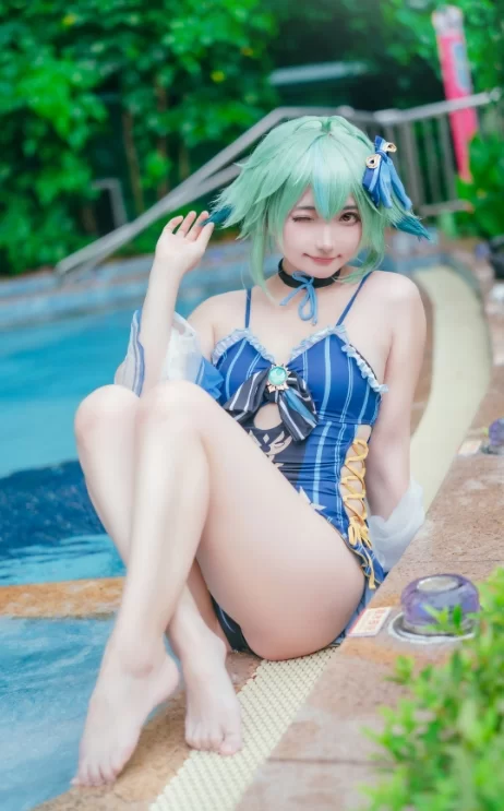 国产coser 是三不是世w - 砂糖泳装 44P-129M【44P+129M】