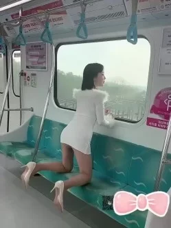 美女御姐 超颜值极品明星颜值反差女神〖sunwall〗地铁里的小荡妇勾【1v+307m】