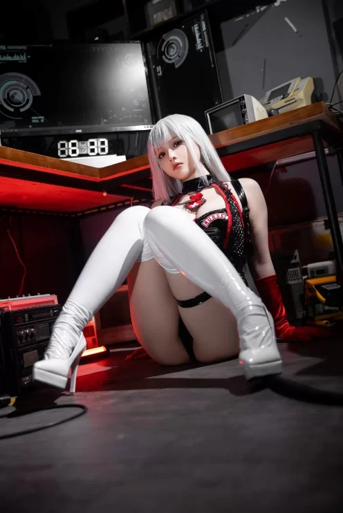 国产coser 屿鱼 - 暗黑护士 21P-27M【21P+27M】