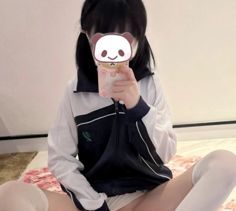 自拍 顶级02年合法白虎萝莉You宝贝@幼幼酱 – 超嫩美穴【1+1.2g】