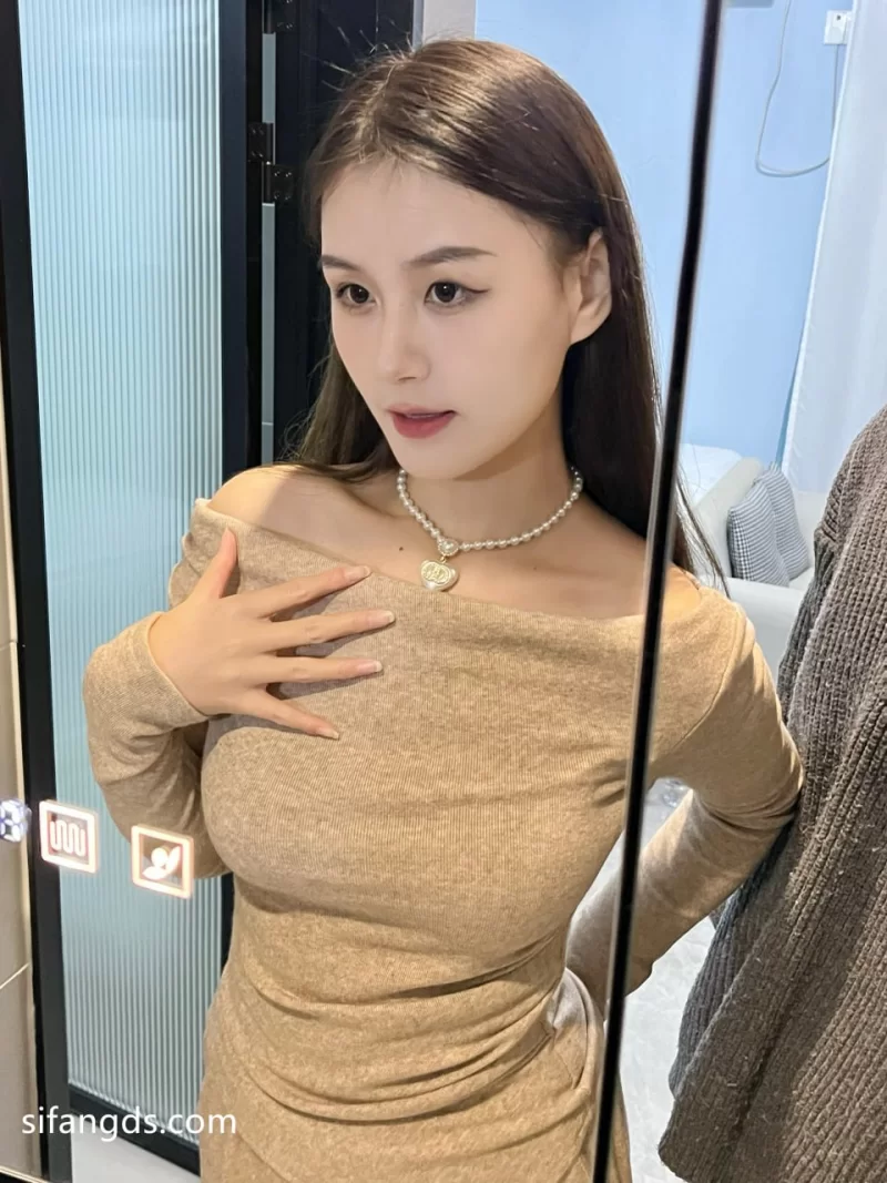 美女御姐 泄密爆顶作品！顶级富二代男主「为主而生」实力调教多【114v+61p+3.93g】
